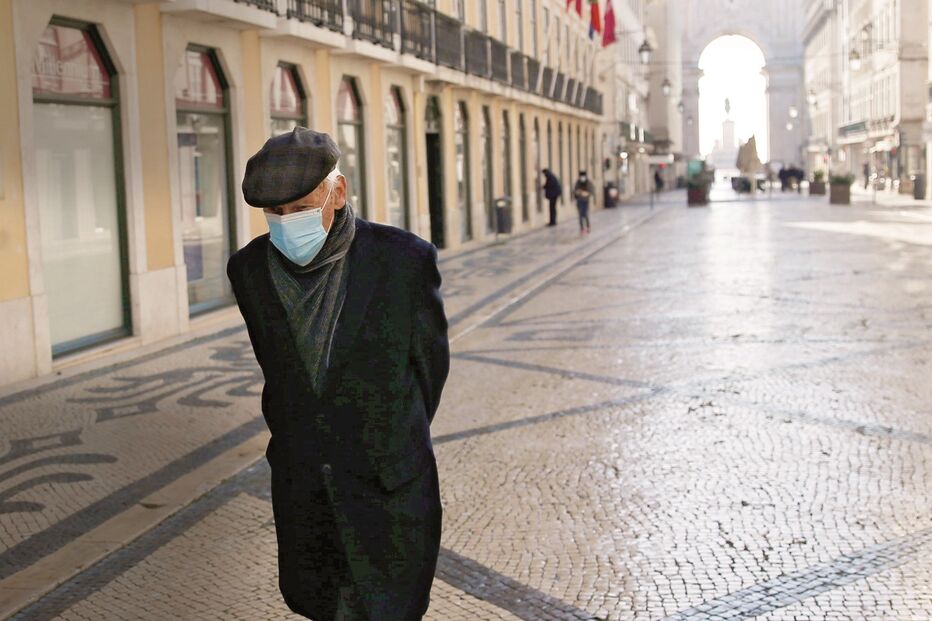 Portugueses têm enfrentado perda de rendimentos durante a pandemia de Covid-19 