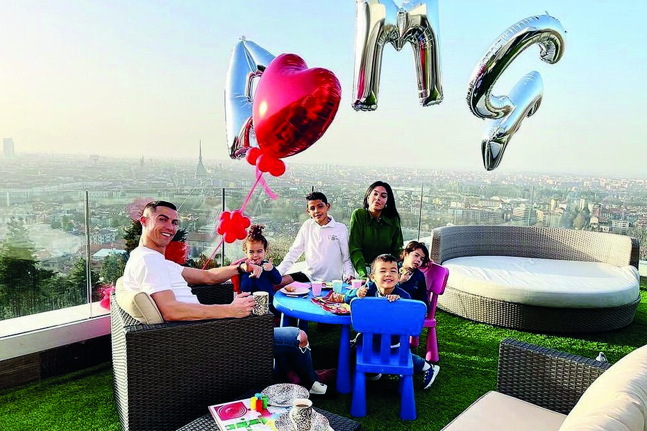 Georgina preparou surpresa para os quatro filhos e Cristiano Ronaldo