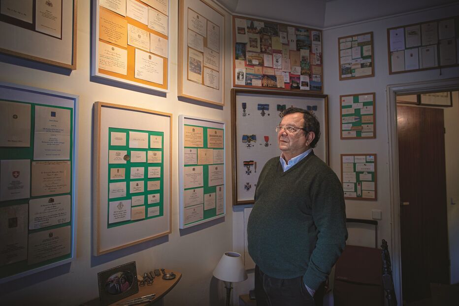 Especialista em Medicina Interna, Daniel de Matos terminou o curso com 15 valores, na Faculdade de Medicina da Universidade de Lisboa. Em janeiro completou 50 anos de carreira. Começou a seguir Mário Soares no  início da década de 80, indicado pelo amigo e cirurgião Eduardo Barroso, sobrinho de Soares