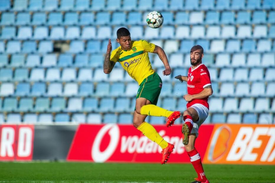 Santa Clara vence na receção ao Paços de Ferreira