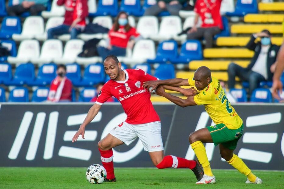Santa Clara vence na receção ao Paços de Ferreira
