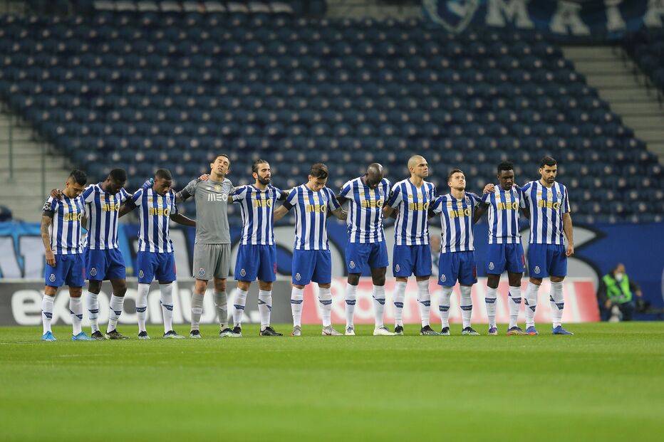 Minuto de silêncio antes do Clássico entre FC Porto e Sporting em homenagem a Alfredo Quintana