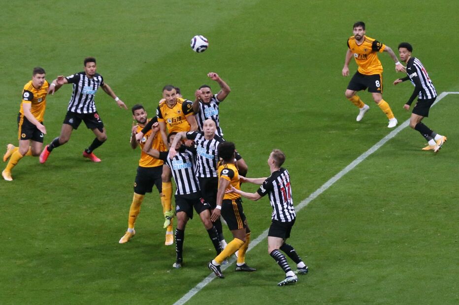 Wolverhampton empata em Newcastle com golo de português Rúben Neves