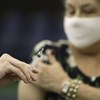 Senado do Brasil pede ajuda internacional para vacinação da Covid e alerta para risco que país representa