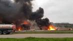 Incêndio destrói armazém de produtos químicos em Alcanena. Veja as imagens