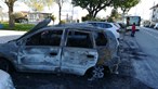 Incêndio destrói dois carros em Aveiro
