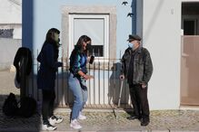 Jovens Kuduristas da Caparica combatem solidão dos idosos com dança e afetos