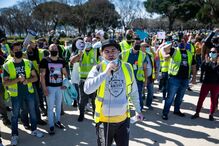 Centenas de trabalhadores da Groundforce em Belém gritam pelos salários