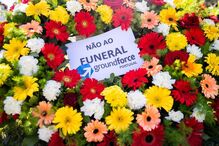 Centenas de trabalhadores da Groundforce em Belém gritam pelos salários