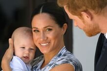 Meghan Markle, o príncipe Harry e o filho Archie. 