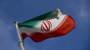 Petroleiro iraniano alvo de um ataque ao largo da Síria 