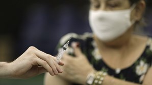 Brasil ultrapassa os EUA em vacinação contra a Covid-19