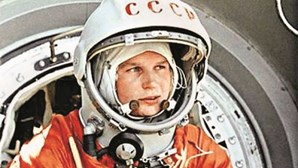 Indignação russa após mensagem norte-americana sem referência ao nome do primeiro homem que viajou no espaço