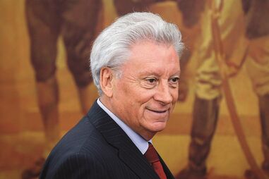 José Penedos está a cumprir pena de três anos e três meses de prisão   