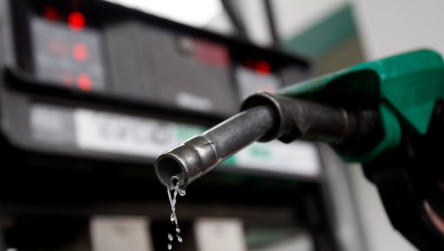 Aumentos esperados em torno dos 2 cêntimos por litro tanto no gasóleo, como na gasolina