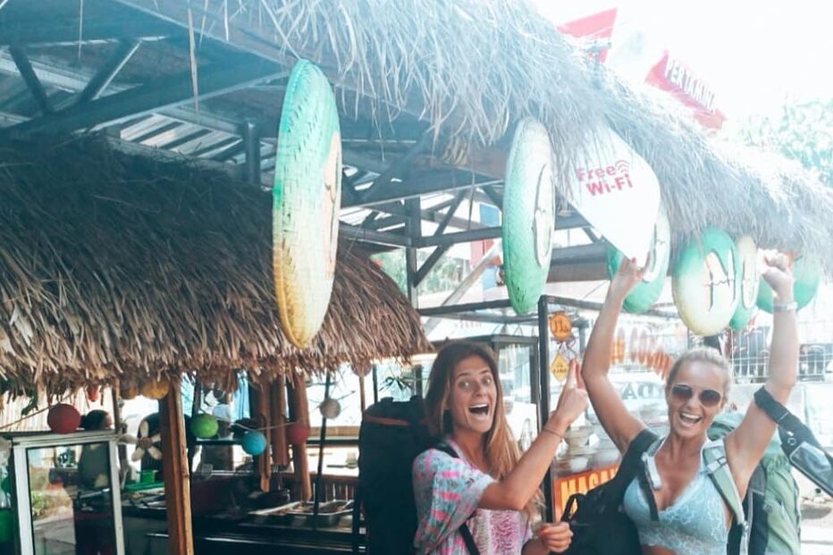 Carolina Norton de Matos e a irmã Bárbara