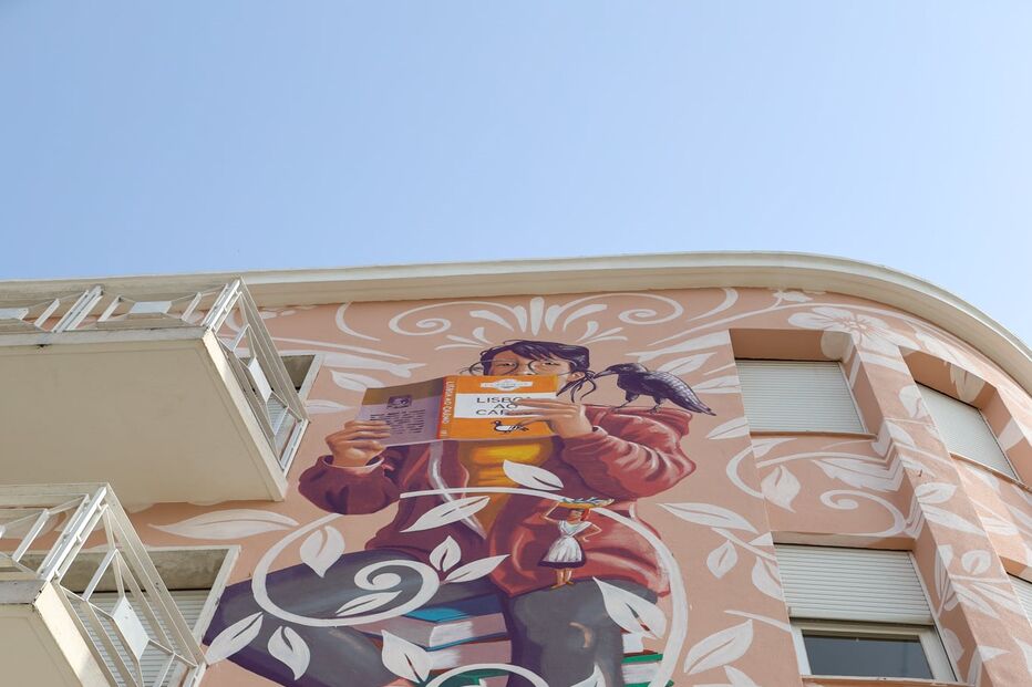 Carlos do Carmo eternizado em mural pintado na freguesia de Alvalade em Lisboa