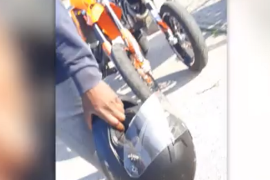 Motard detido em Setúbal acusa polícia de abuso de autoridade