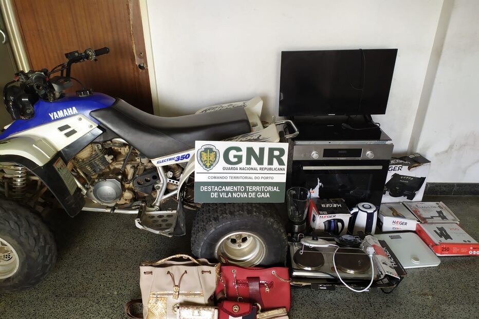 Família faz buracos e arromba portas em assaltos a armazéns no Grande Porto