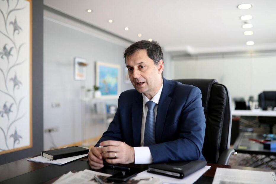 Ministro do Turismo, Harry Theocharis