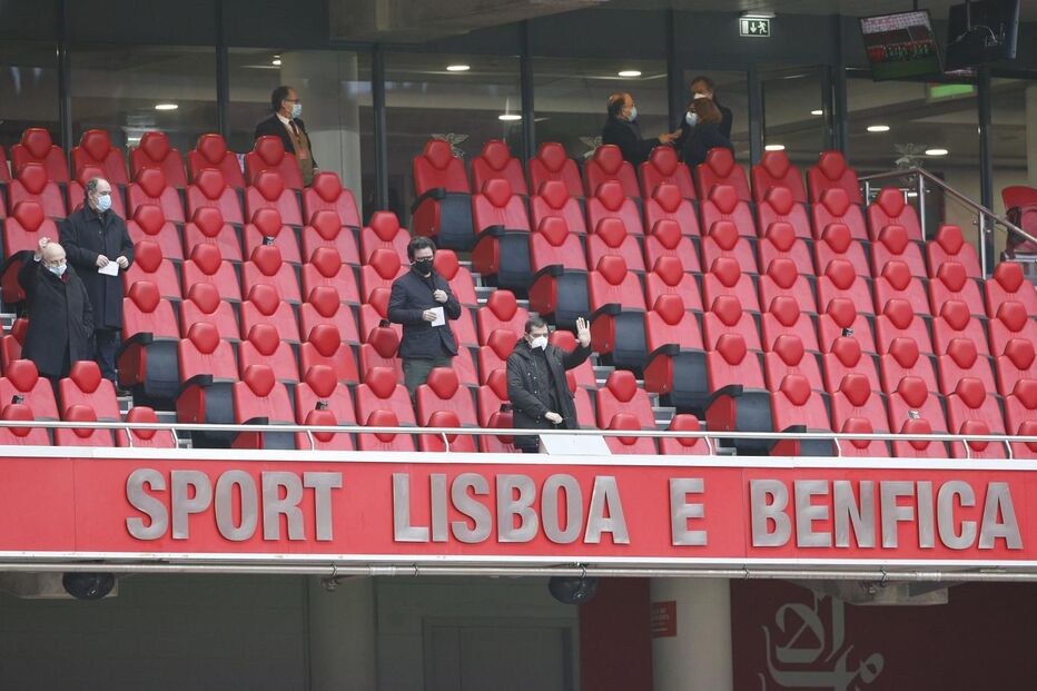 Vista geral das bancadas vazias no Estádio da Luz