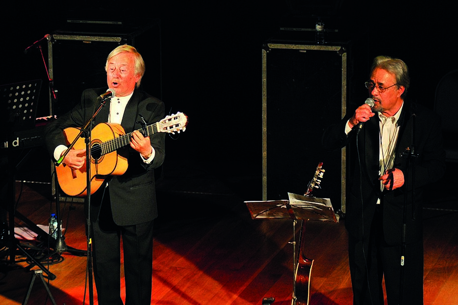 Carlos Costa (à esquerda na foto) com o irmão Júlio Costa, os dois fundadores do Trio Odemira 
