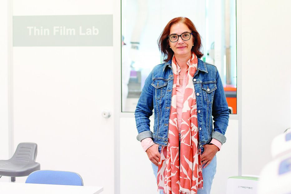 Elvira Fortunato tem 56 anos e é vice-reitora da Universidade Nova de Lisboa    