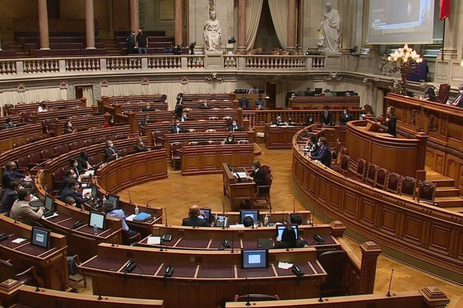 Partidos criticam estratégia de governo 