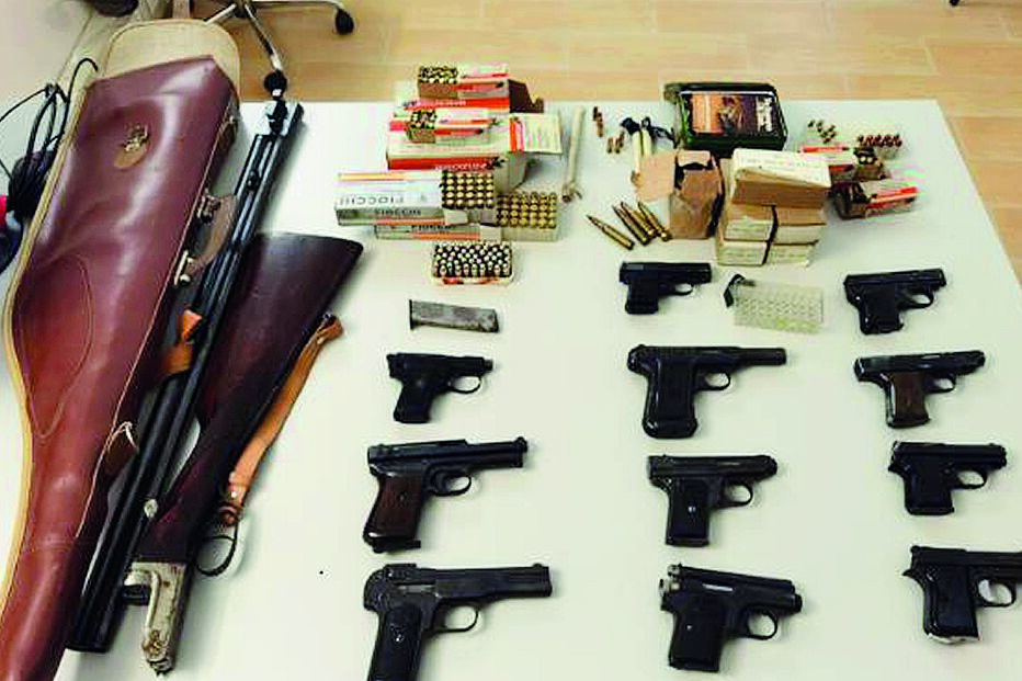 Arsenal de armas de fogo, granada e munições apreendido pela PSP  