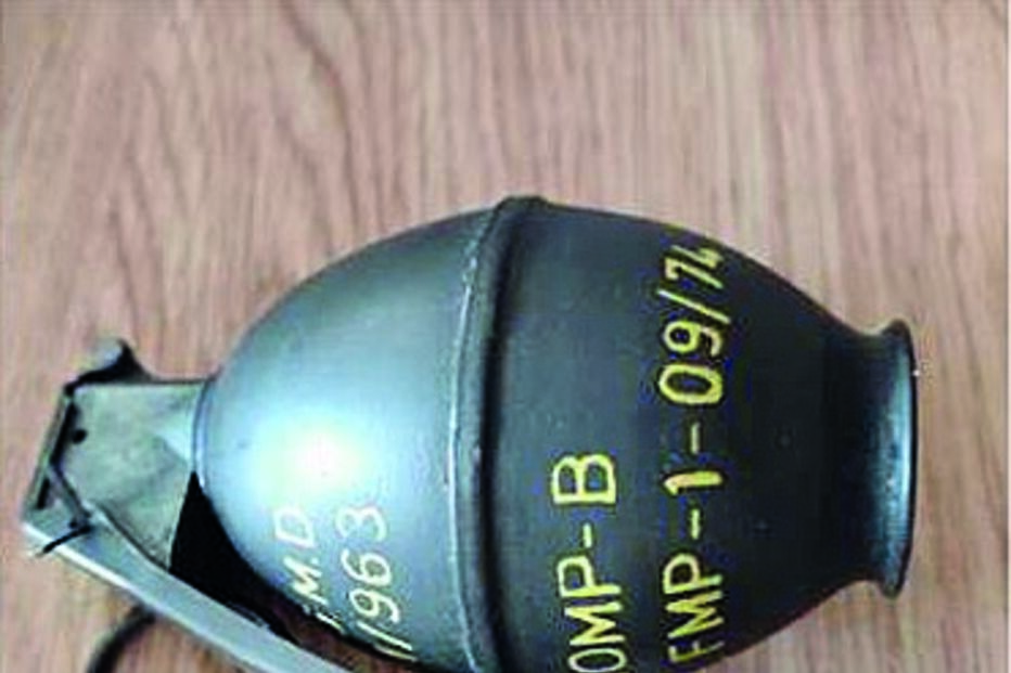 Arsenal de armas de fogo, granada e munições apreendido pela PSP  