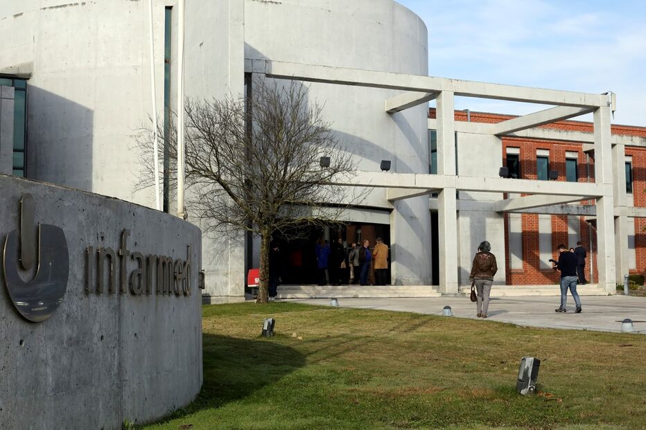 Infarmed e DGS têm conhecimento de dois casos suspeitos em Portugal