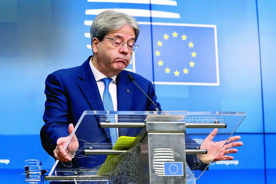 Comissário Europeu dos Assuntos Económicos, Paolo Gentiloni, afirmou em Bruxelas que a UE está a encorajar o uso de empréstimos na retoma