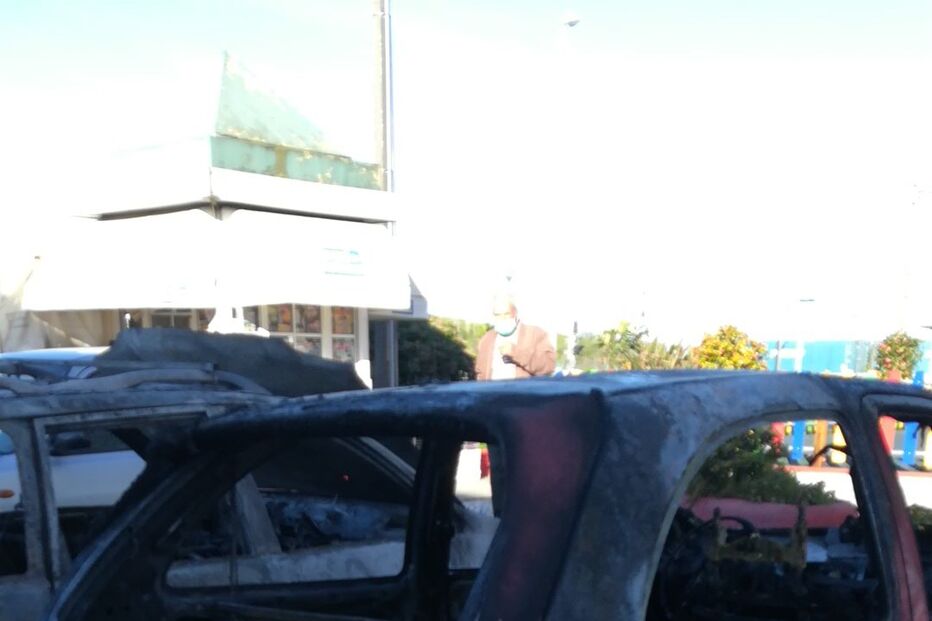 Incêndio destrói dois carros em Aveiro