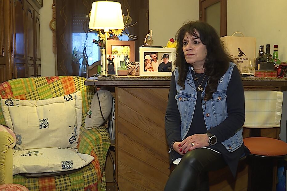 Fátima Amorim, mãe da guarda prisional, está revoltada com o adiamento do início do julgamento, que começava hoje em Paços de Ferreira