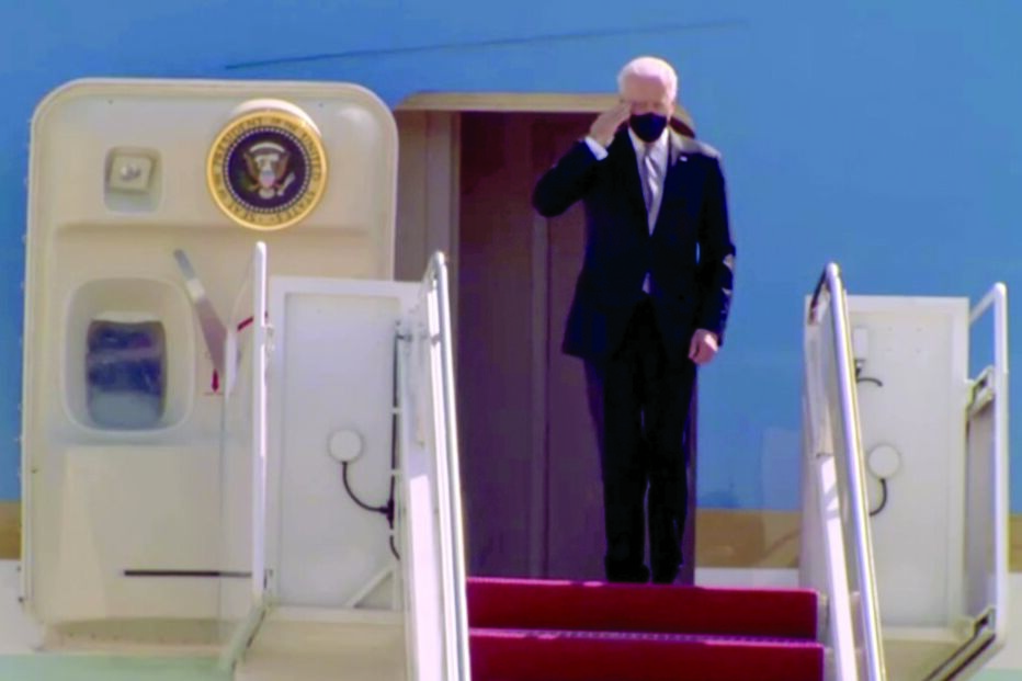 Biden, queda, avião