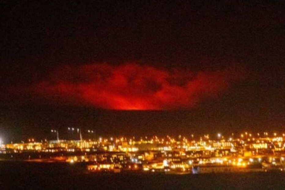 Vulcão Fagradalsfjall entra em erupção na Islândia