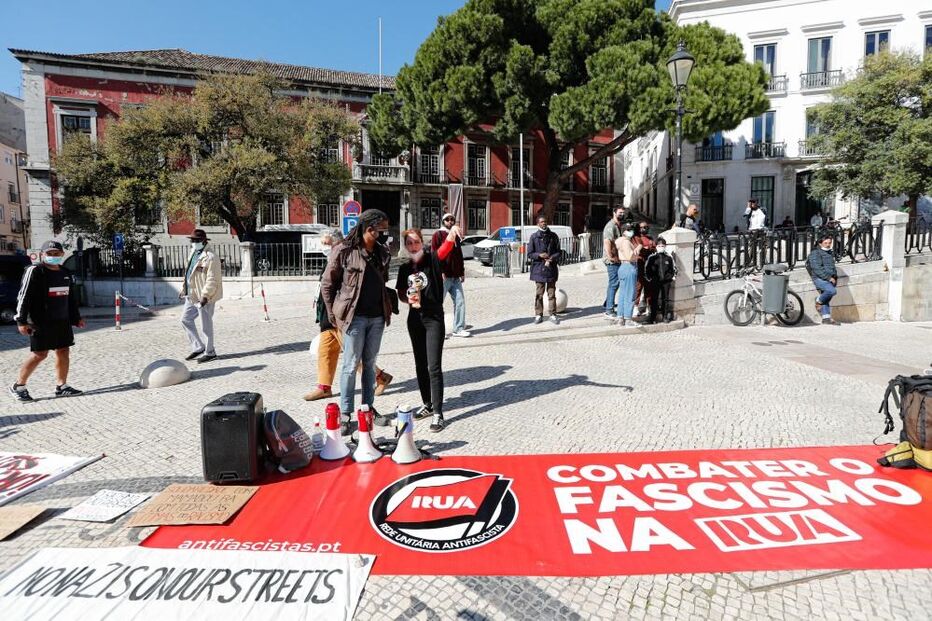 Manifestantes protestam no âmbito do Dia Internacional pela Eliminação da Discriminação Racial, em Lisboa, 21 de março de 2021