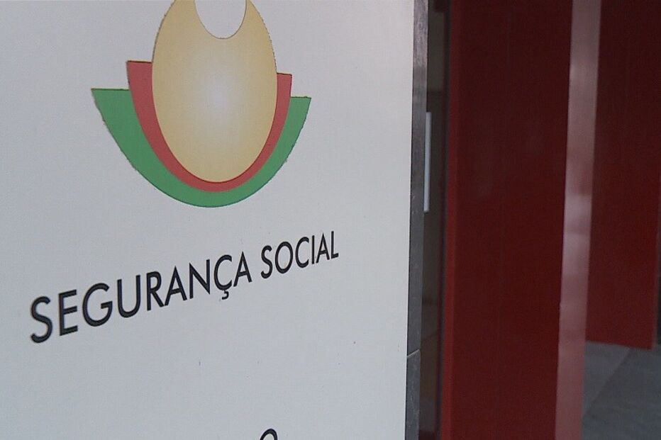 2021-03-22_16_05_06 Mais de 50 mil crianças e jovens deixam de ter abono de família em ano de pandemia.jpg