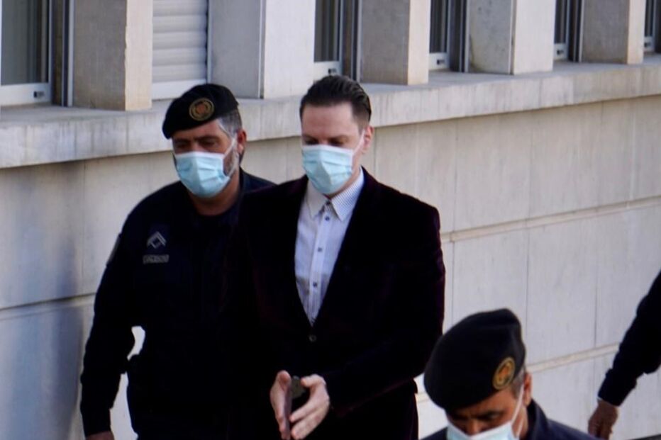 Luso-canadiano Donald Fernandes