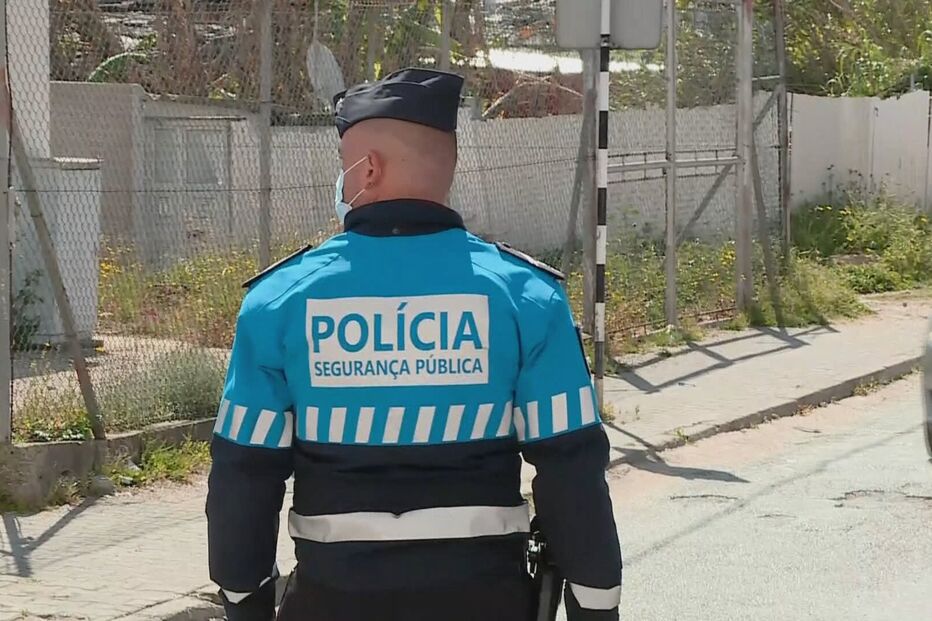PSP volta a cercar bairro no Seixal