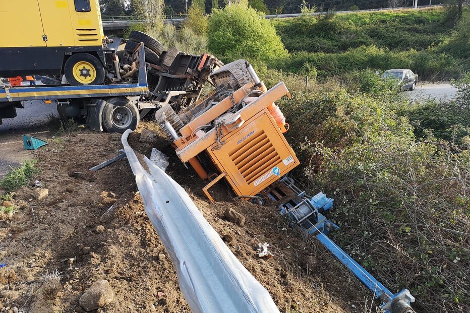 Dois irmão feridos em capotamento aparatoso de camião em Braga
