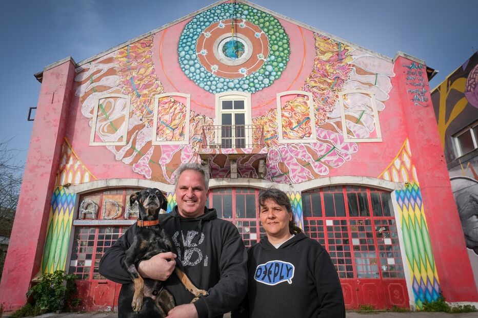 Paulo Meireles Silva e Sara Santos na companhia de Kenay