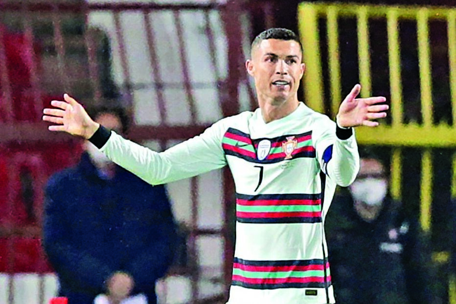 Ronaldo indignado com a arbitragem