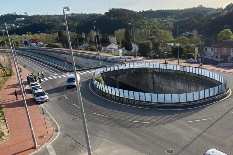 Passadeira em rotunda gera polémica em Coimbra