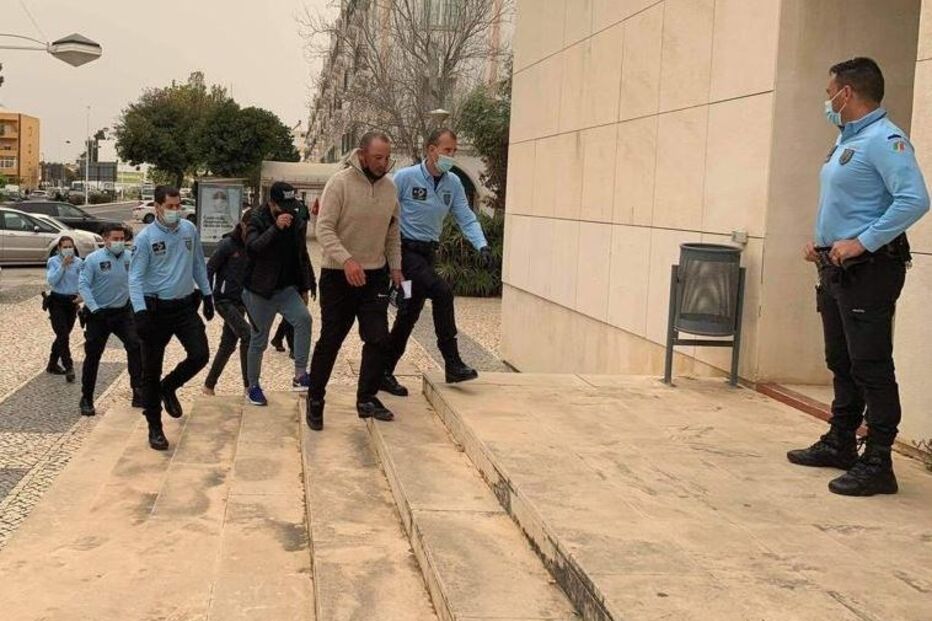 Marroquinos que chegaram a Portugal em lancha rápida chegam ao tribunal