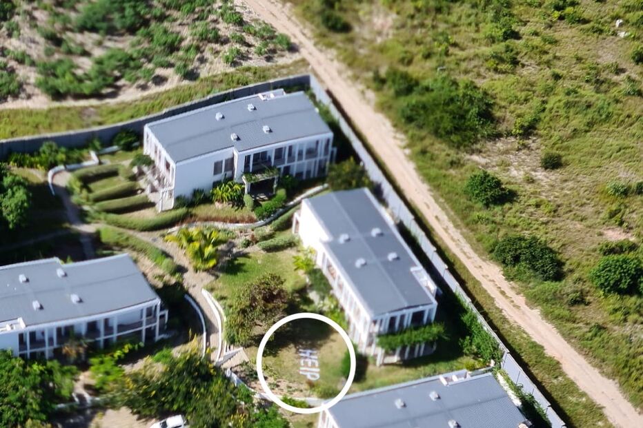 Mensagem a pedir ajuda no recinto do Hotel Amarula em Palma