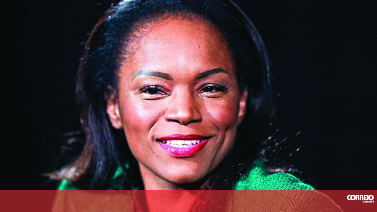Chise accuses Joao Lourenço of wanting to defeat the family by revealing the death of José Eduardo dos Santos.