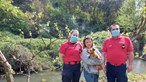Bombeiros de Lordelo resgatam cão preso nas margens do rio