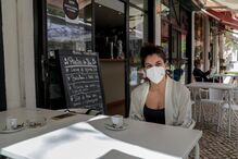 Normalidade regressa à rua das esplanadas no bairro lisboeta de Telheiras