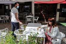 Normalidade regressa à rua das esplanadas no bairro lisboeta de Telheiras